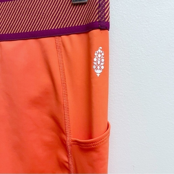 Free People Movement Full Length Raw Hem Endurance Tight Size Small - Picture 4 of 9